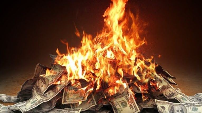 Украину накрыла волна фальшивой валюты: подделки не распознают даже банкоматы
